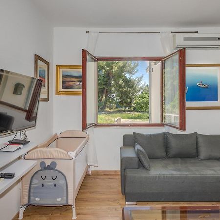 Beachfront Apartment Drazen, With Garden And Parking Split Exterior foto