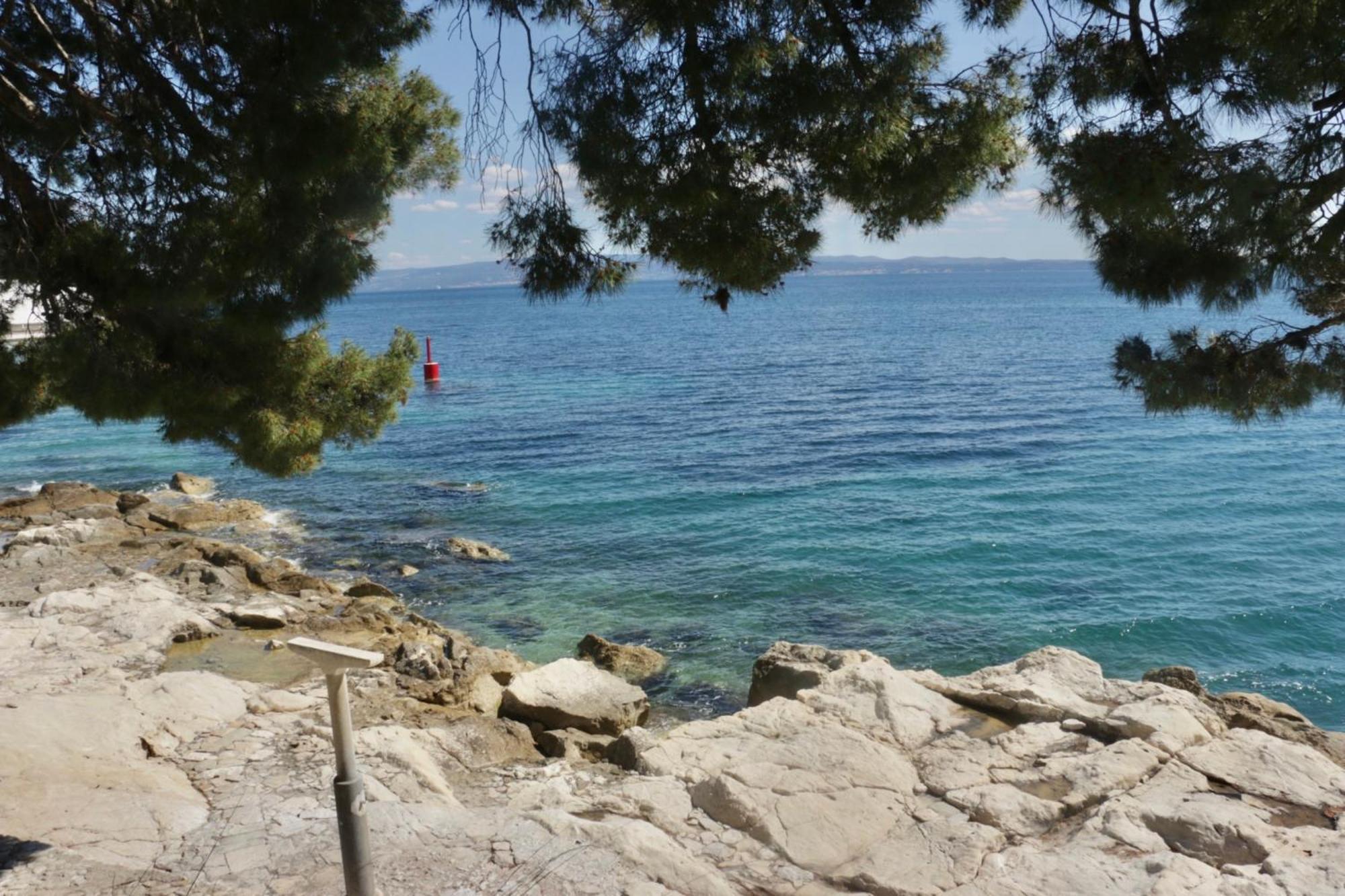 Beachfront Apartment Drazen, With Garden And Parking Split Exterior foto