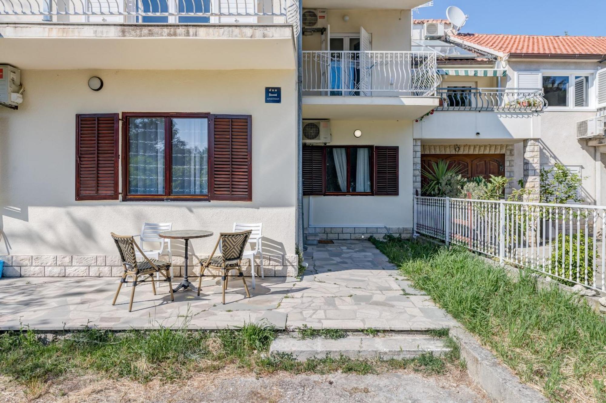 Beachfront Apartment Drazen, With Garden And Parking Split Exterior foto